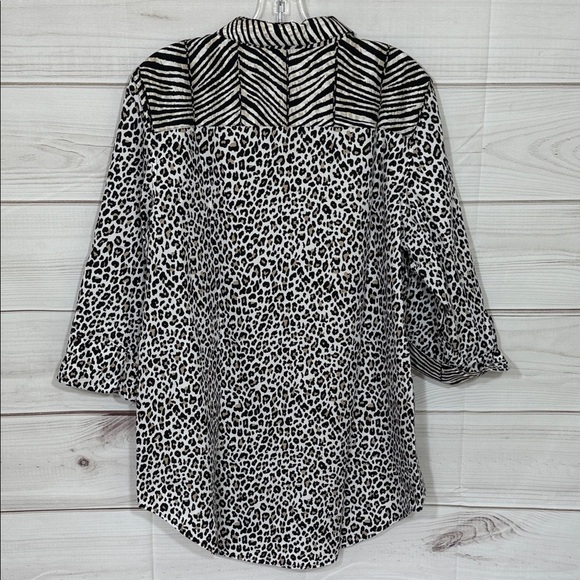 Lot of 2 Chico's No-Iron Animal Print Tops Size 16/XL/Chico’s 3 - Picture 10 of 11